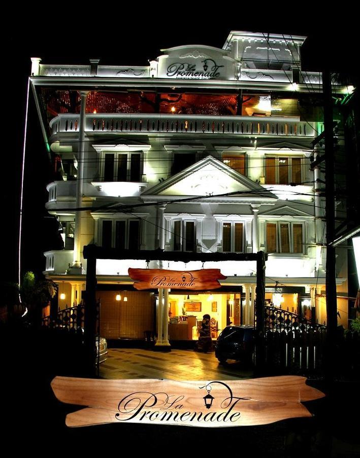 โรงแรมลา พรอเมอนาด โกวาลัม ภายนอก รูปภาพ