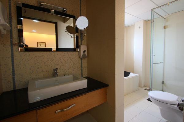 โรงแรมลา พรอเมอนาด โกวาลัม ภายนอก รูปภาพ